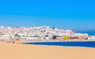 Comment les Marocains passent leurs vacances d’été en 2025?